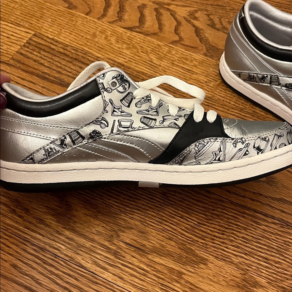 Collectible 2008 Reebok Classic Hasbro Monopoly Collection Womens Size 7 - Picture 13 of 15